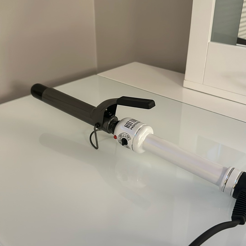 brand new hot tools ceramic curling iron